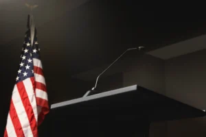 Former Gov. Allen seeks redistricting debate