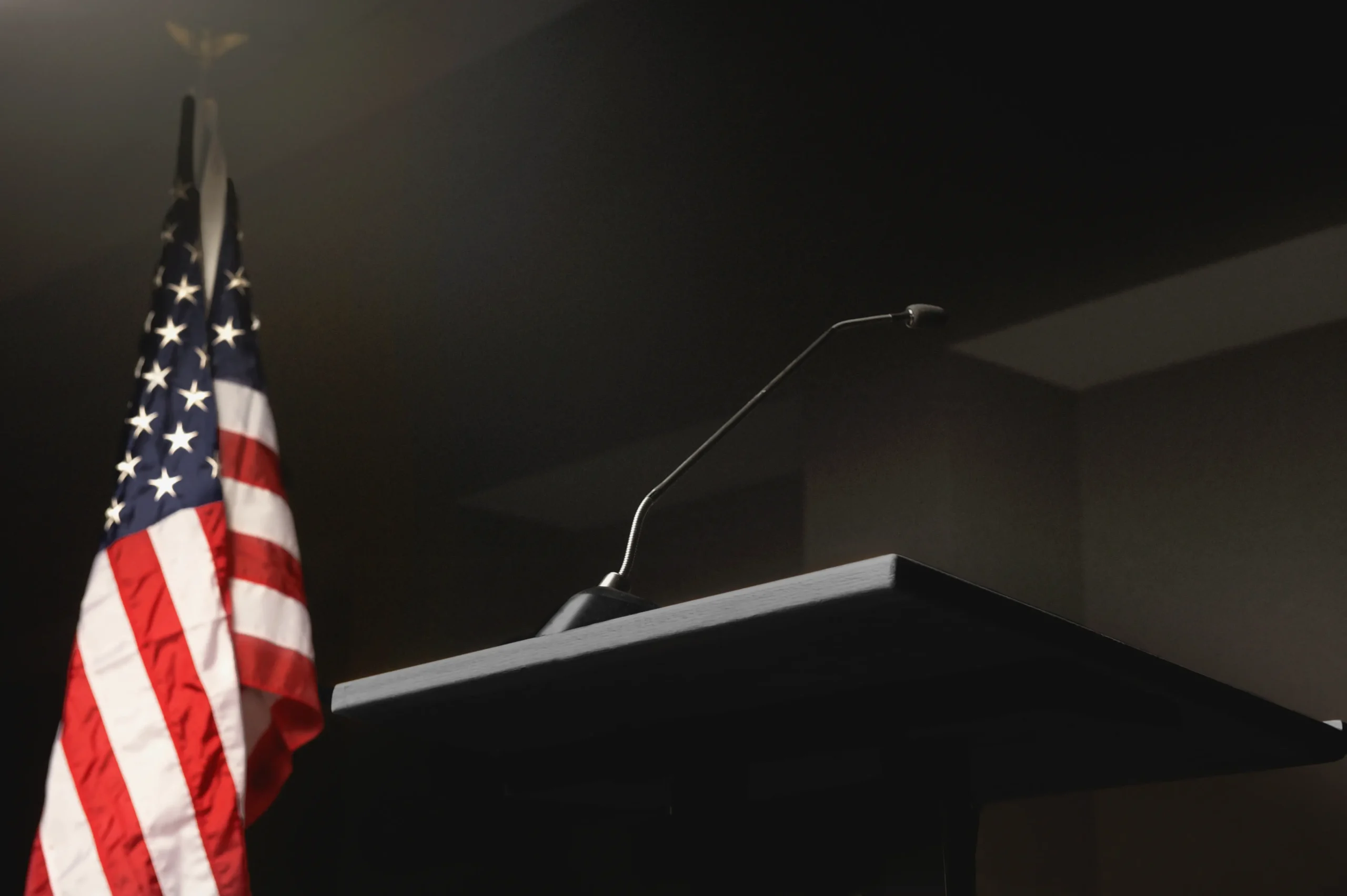 Former Gov. Allen seeks redistricting debate