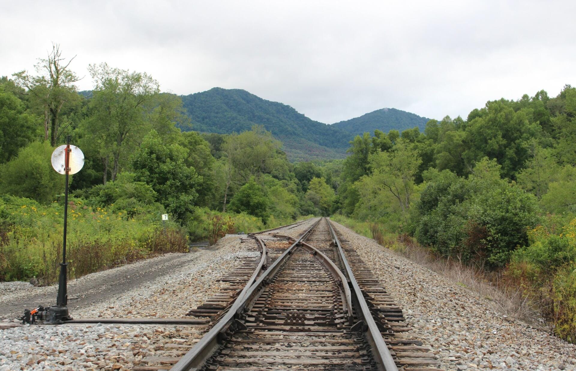 Does extreme heat cause train derailments? A Virginia railroad expert weighs in.