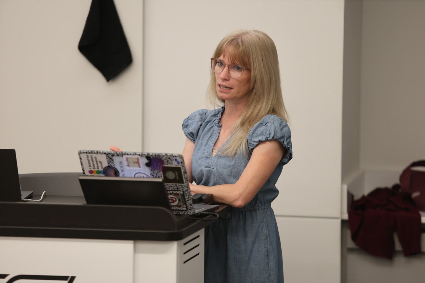 Virginia teachers balance AI innovation with student creativity amid rising academic pressure